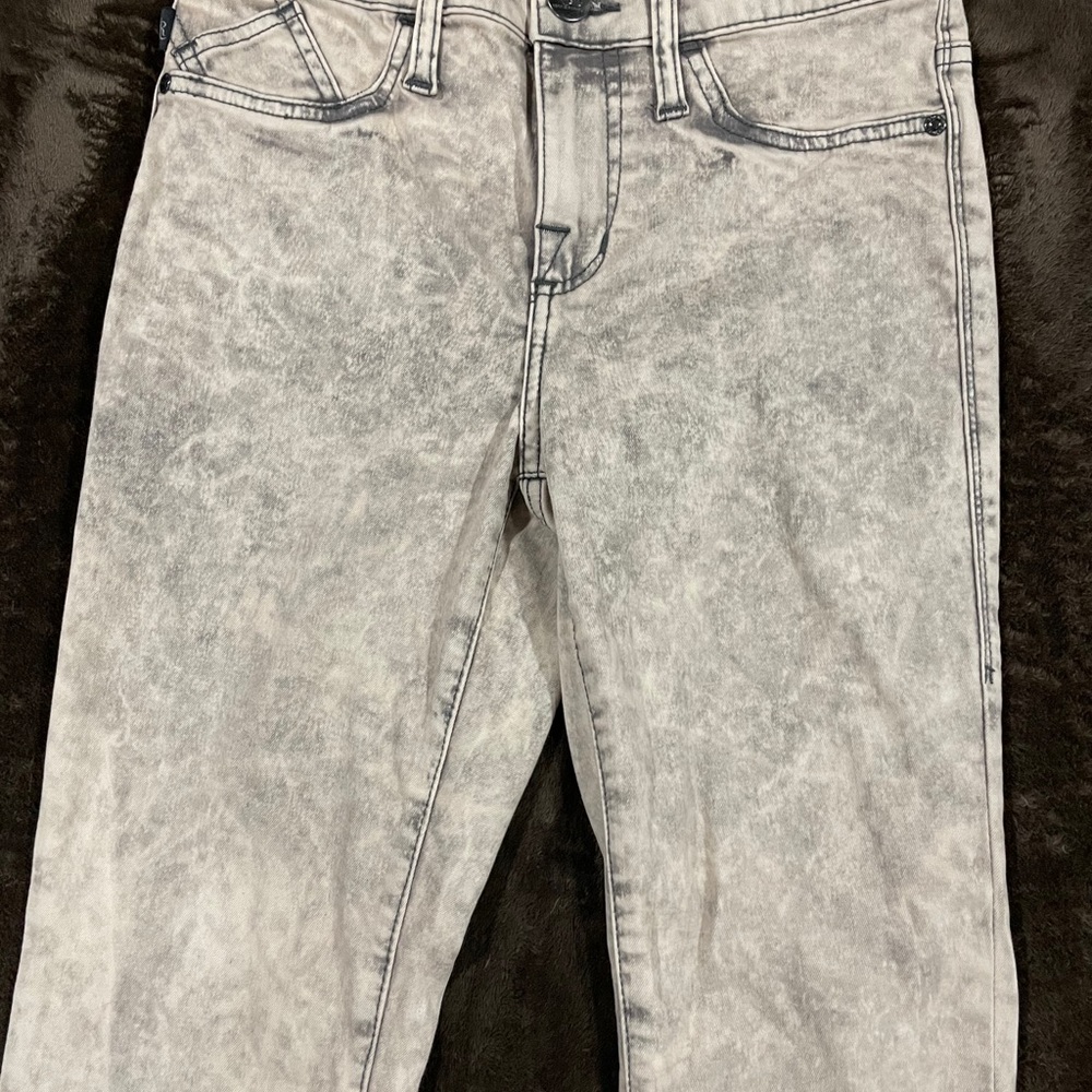 Mid Rise/high Rise skinny jeans! - Picture 7 of 8